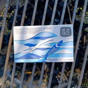 Smoked small sardines in olive oil